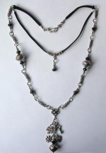 0928 zwart crystal facet tibetaans zilver metallook zwart suede